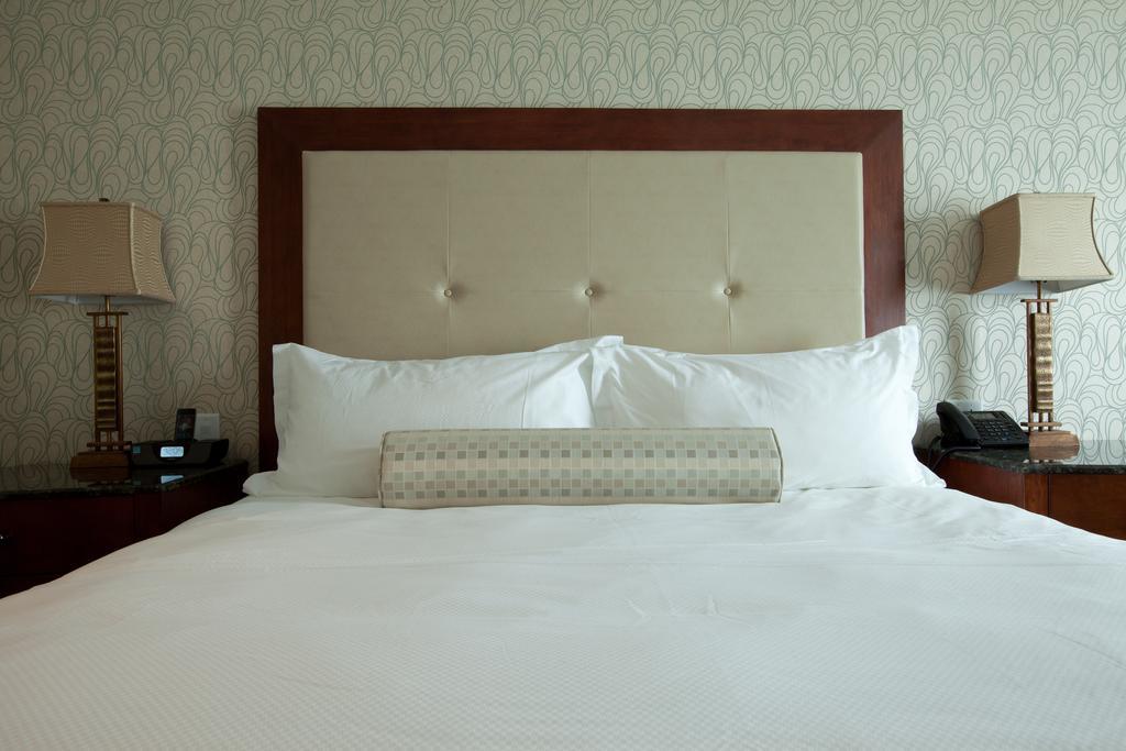 Town & Country Inn And Suites Charleston Extérieur photo