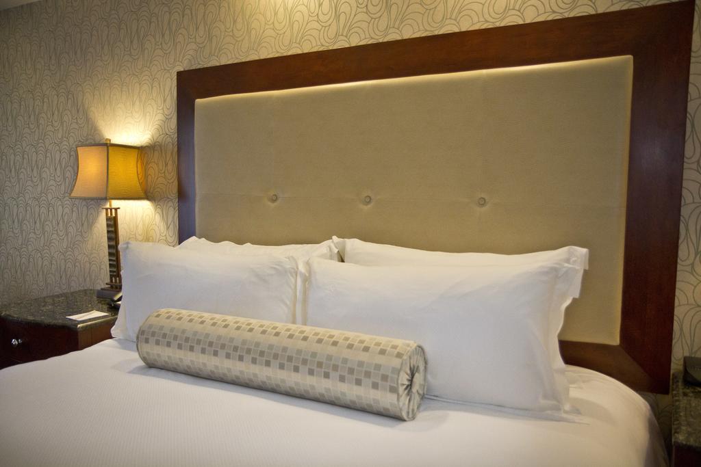 Town & Country Inn And Suites Charleston Extérieur photo