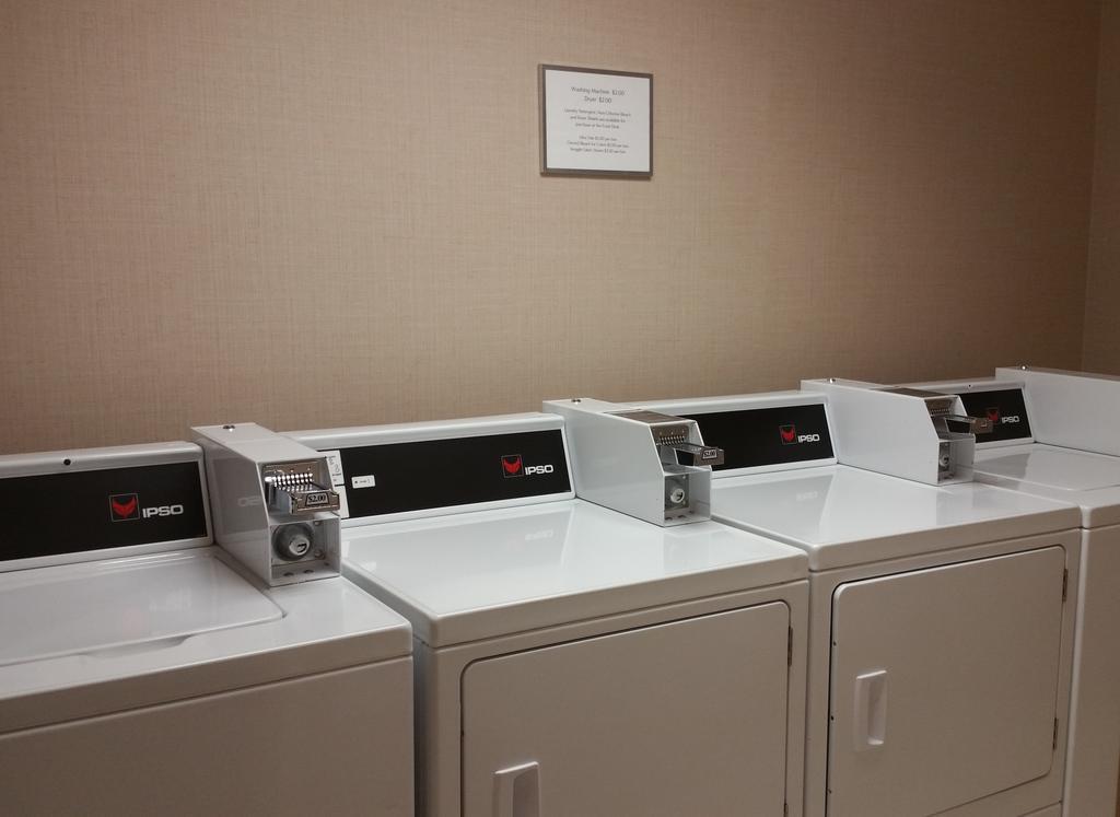 Town & Country Inn And Suites Charleston Extérieur photo