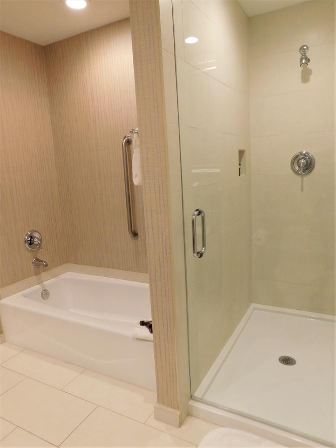Town & Country Inn And Suites Charleston Chambre photo