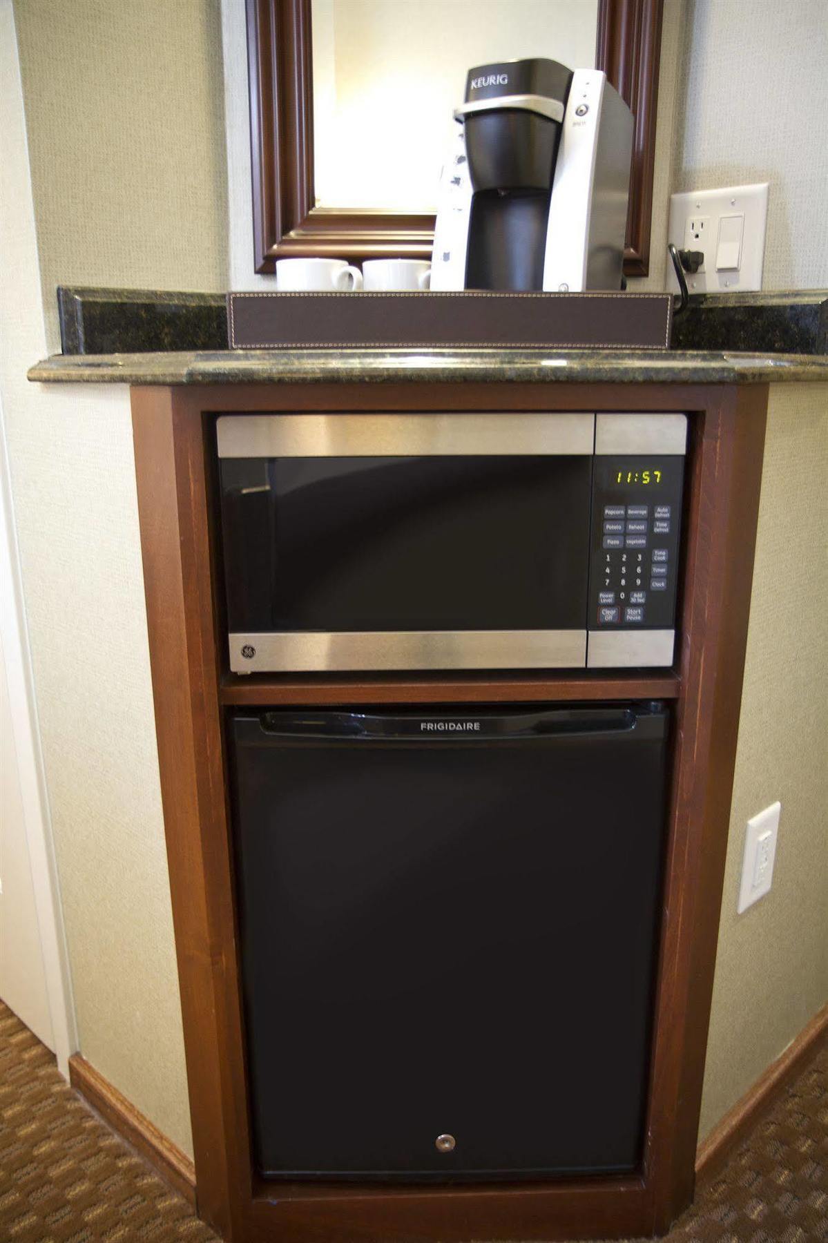 Town & Country Inn And Suites Charleston Extérieur photo