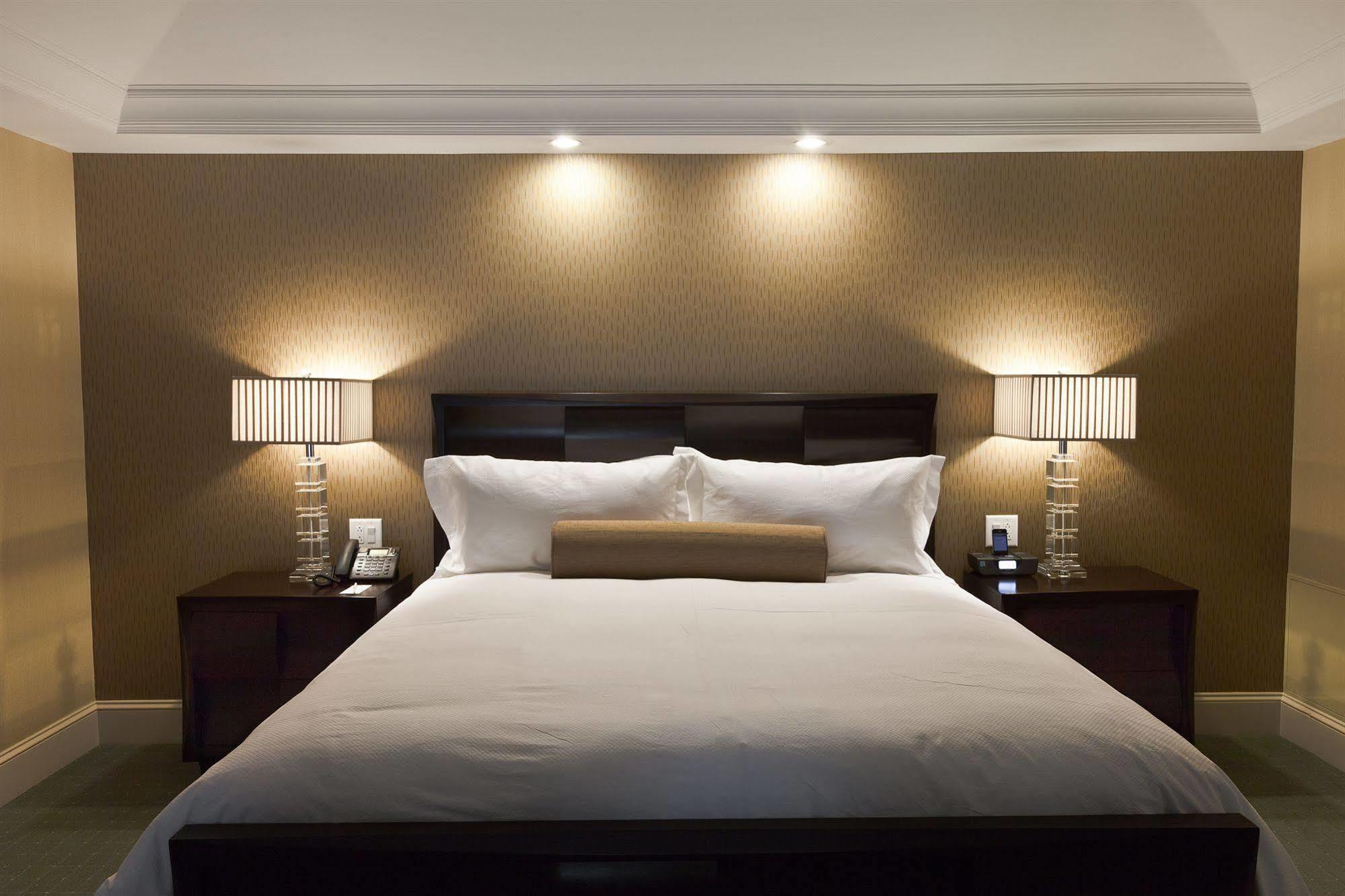 Town & Country Inn And Suites Charleston Extérieur photo