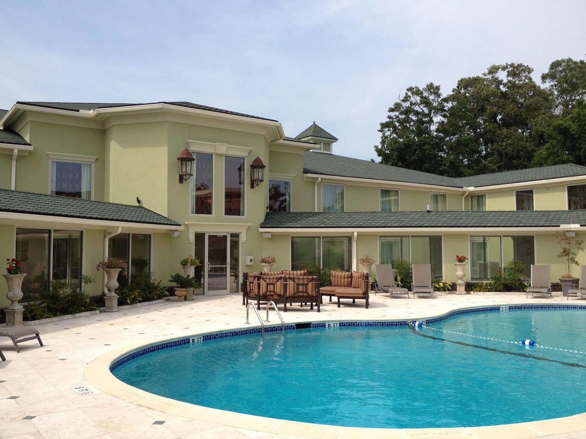Town & Country Inn And Suites Charleston Extérieur photo