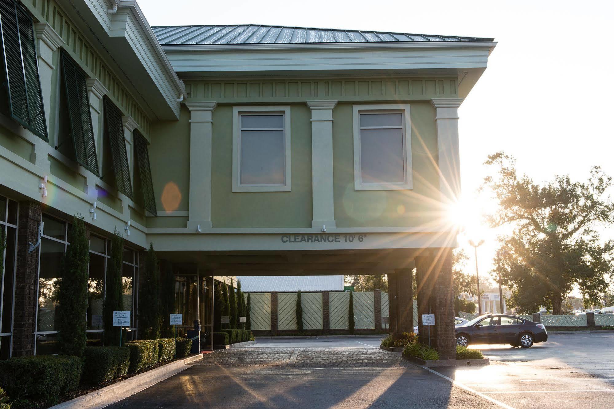 Town & Country Inn And Suites Charleston Extérieur photo